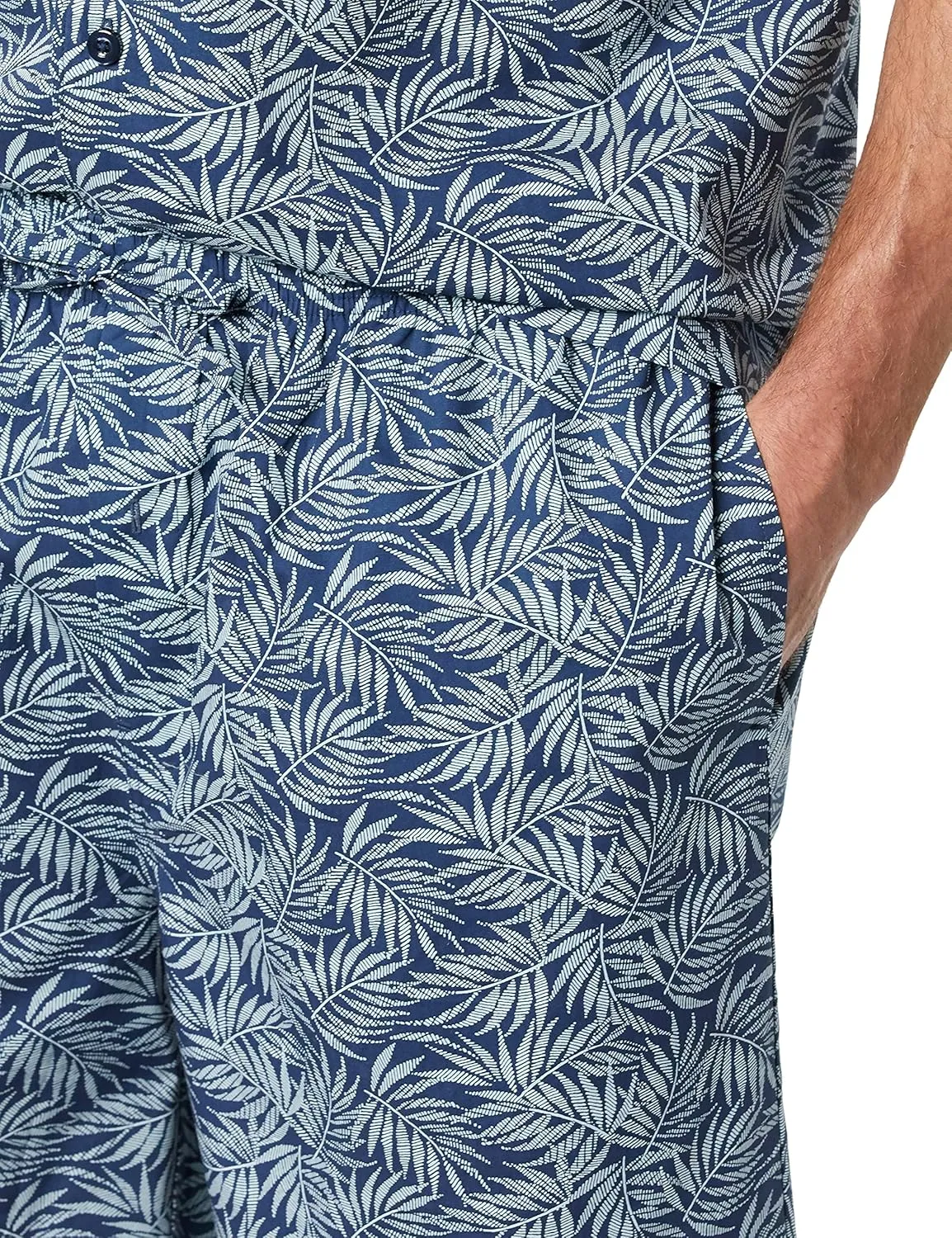 Amazon Essentials Men's Lightweight Woven Short Pajama Set with Notch Collar and Button Loungewear
