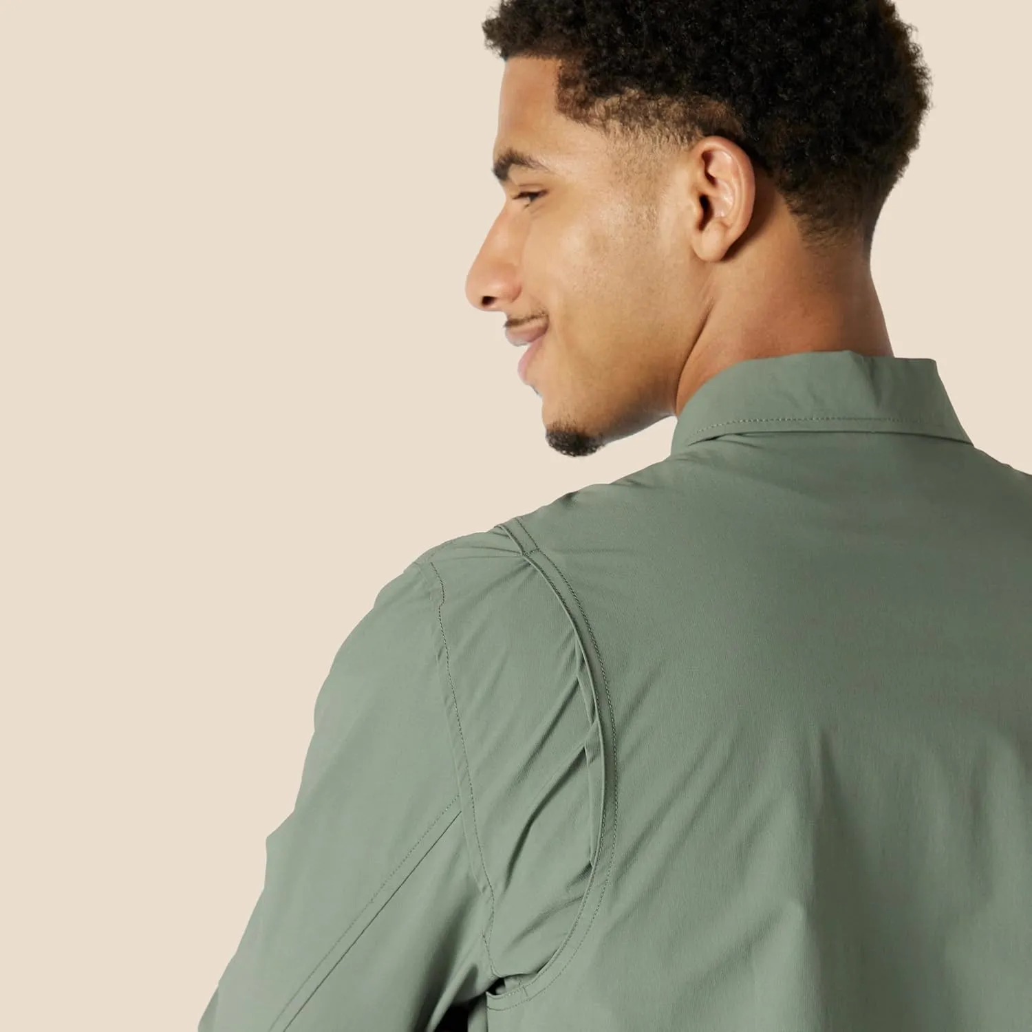 Amazon Essentials Men's Relaxed-Fit Lightweight Stretch Zip-Up Bomber Jacket