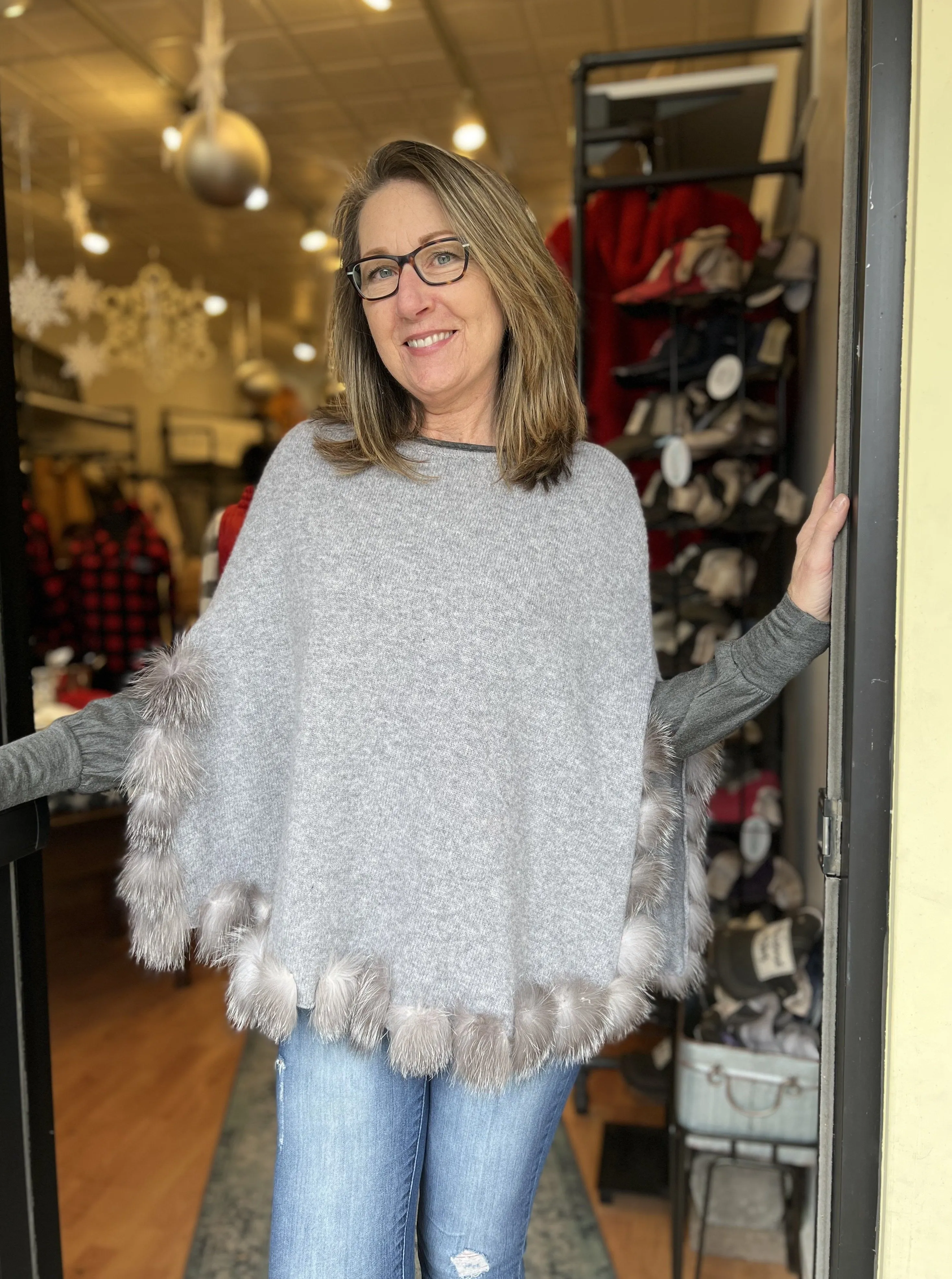 Knit Caplet w/ Fox Trim