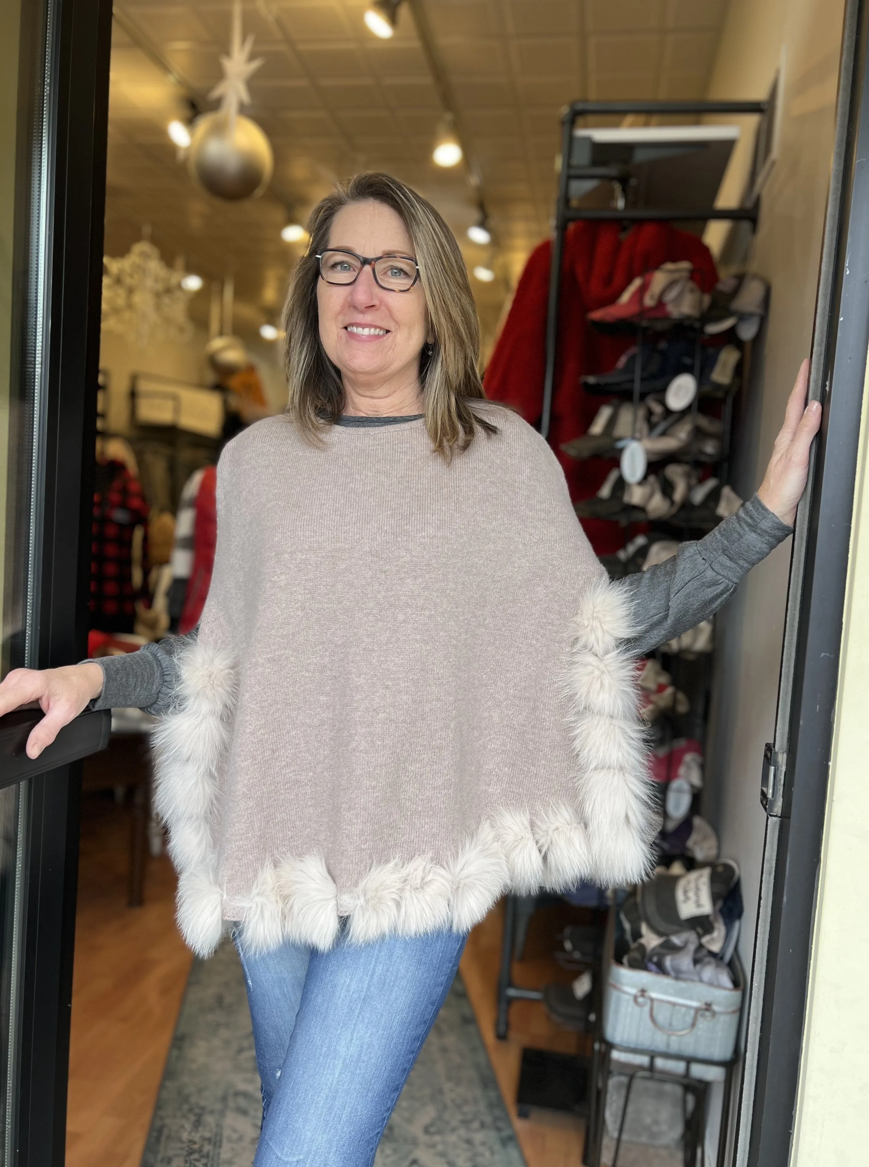 Knit Caplet w/ Fox Trim