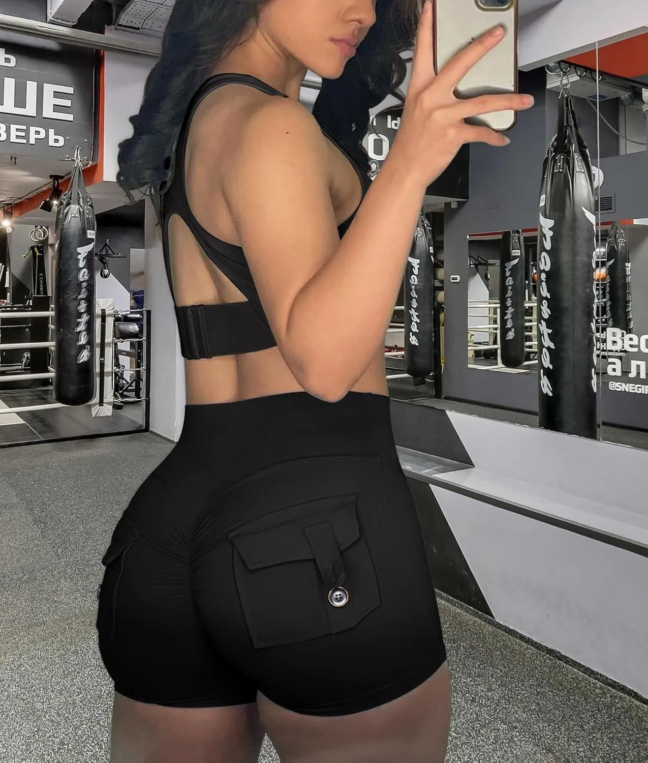 SEASUM Women Pocket Shorts Scrunch Butt Workout Cargo Shorts V Waist Yoga Booty Lifting Gym Bottom