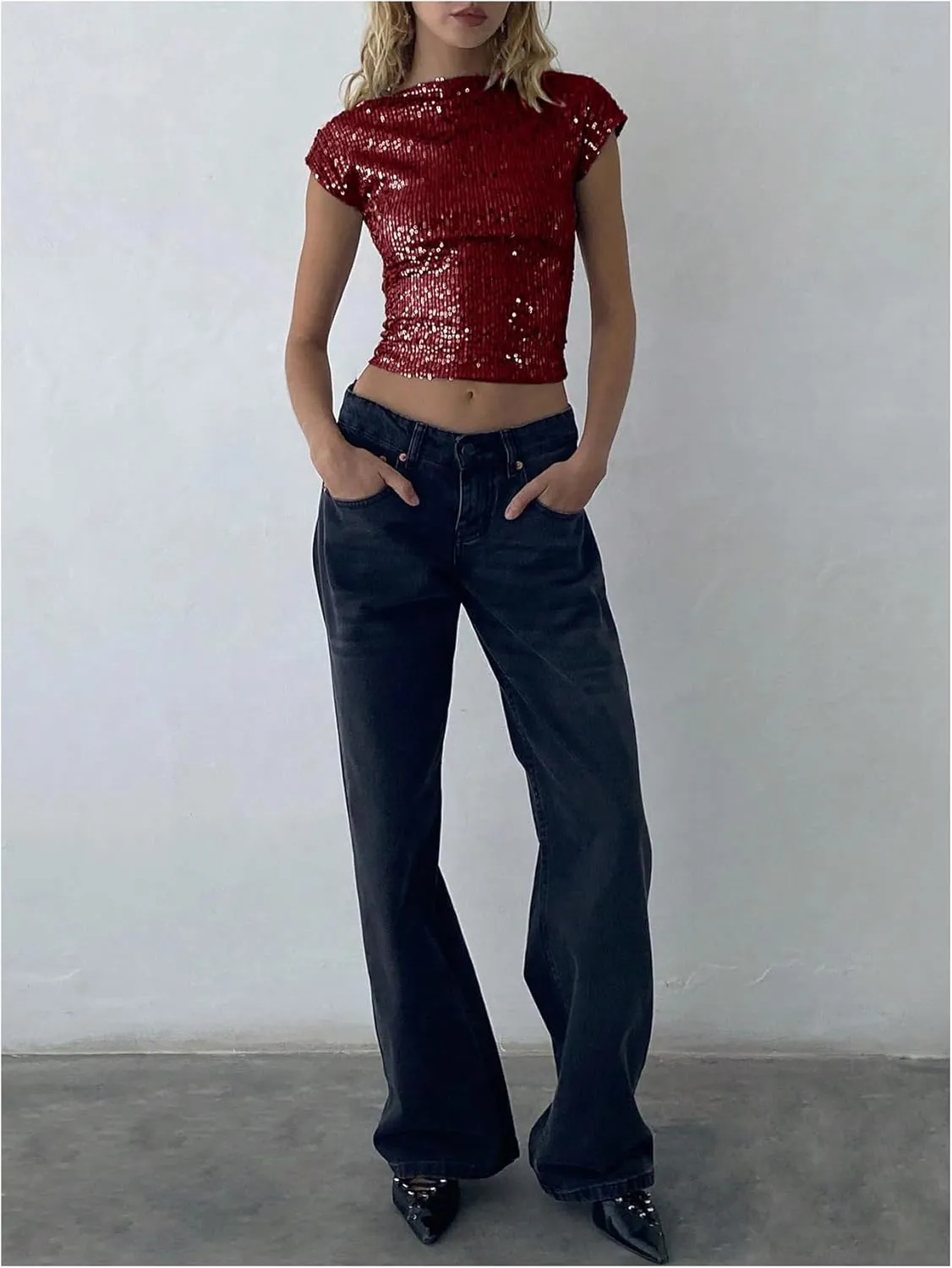 WDIRARA Women's Sequin Boat Neck Shirts Sparkle Glitter Backless Tee Cap Sleeve Crop Tops